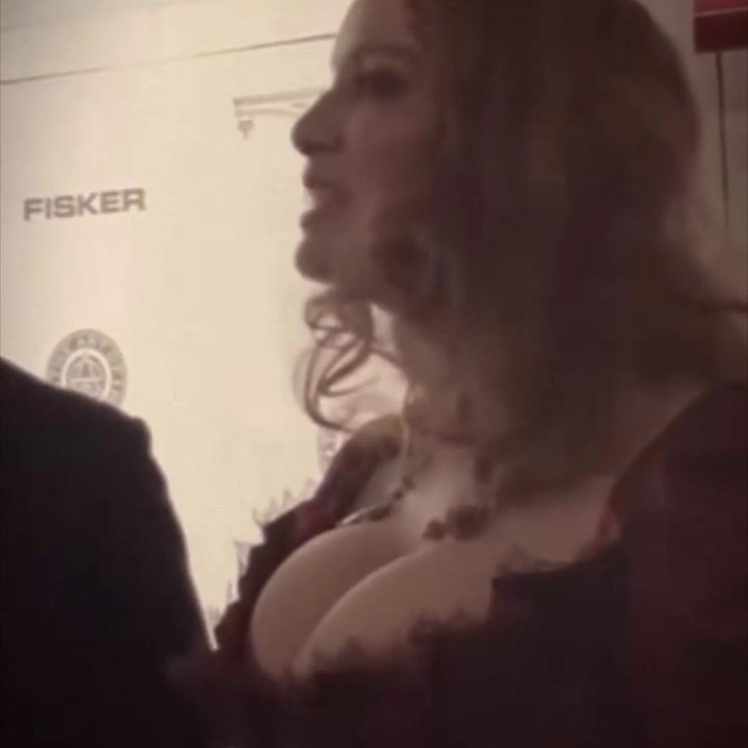 Christina Hendricks Sexy   – OnlyFans