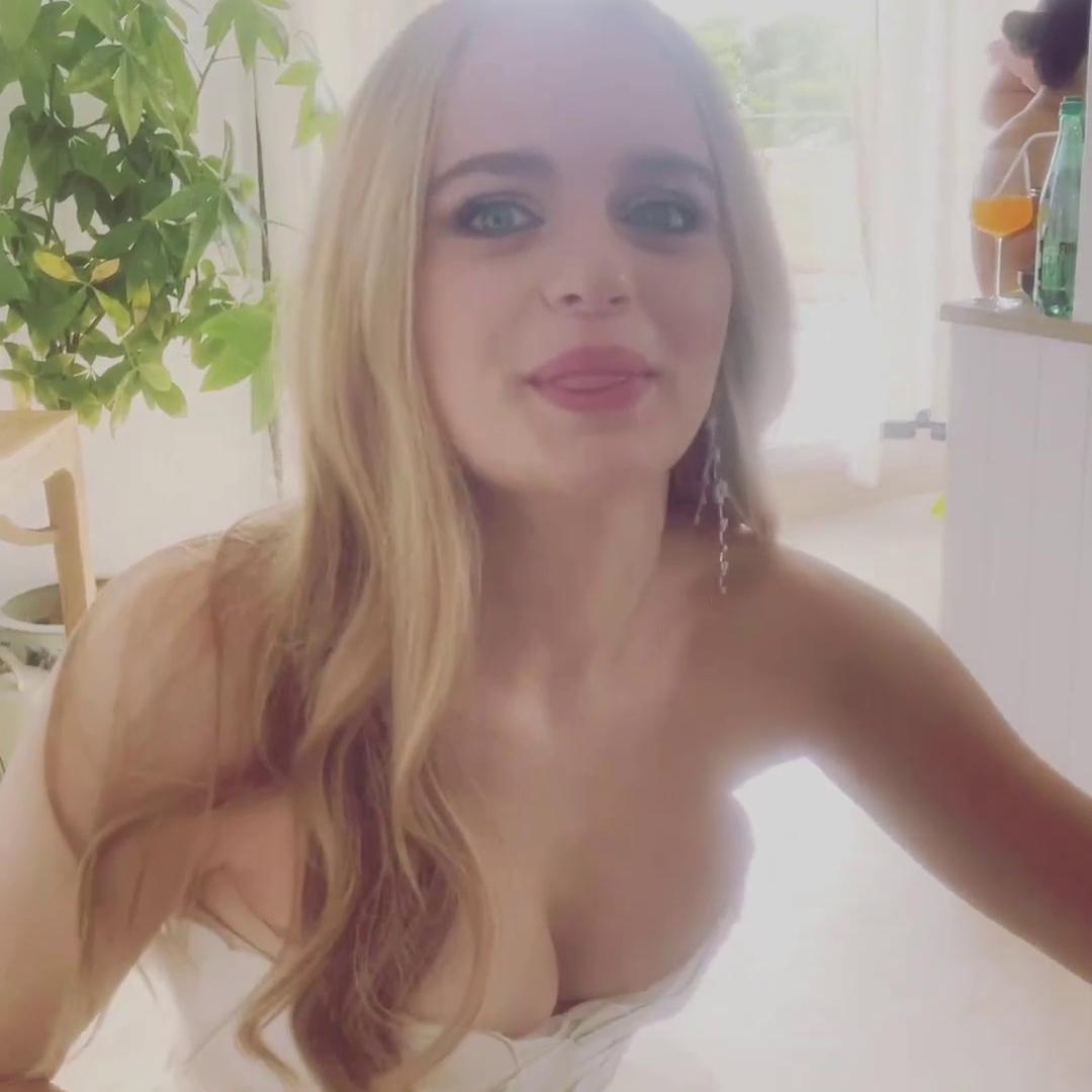 Joey King Sexy