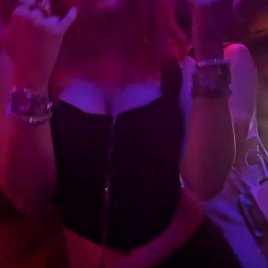 Bella Thorne Sexy