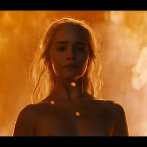 Emilia Clarke Fiery Nude Scene From “Game of Thrones”