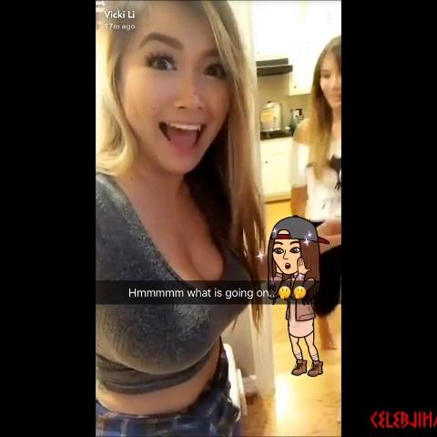 Vicki Li Topless Nude Selfie