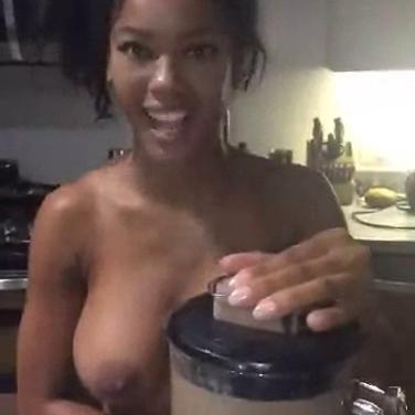 Brittany Danyelle Cleavage Pictures with Nude video (9 pics 1 video)