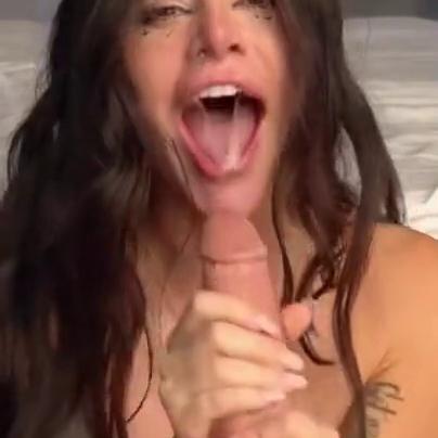 Christine Deepthroat Blowjob Cumshot OnlyFans Video Leaked – OnlyFans