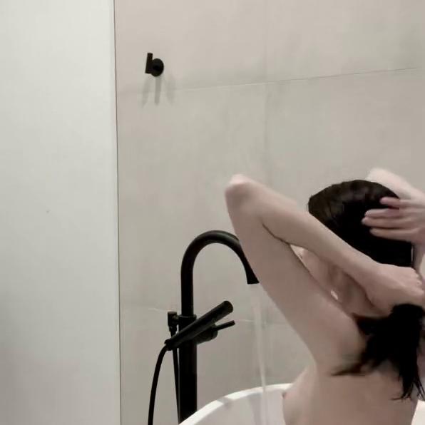Hannah Owo Nude Bubble Bath Onlyfans Video Leaked