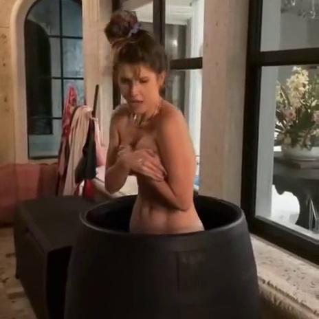 Amanda Cerny Nude Bath Dunking Video Leaked