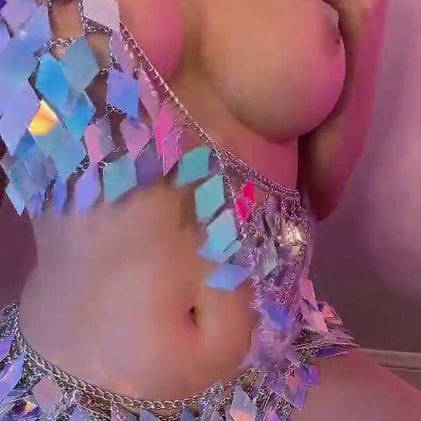 Amouranth Nude Pussy Masturbation Video Leaked