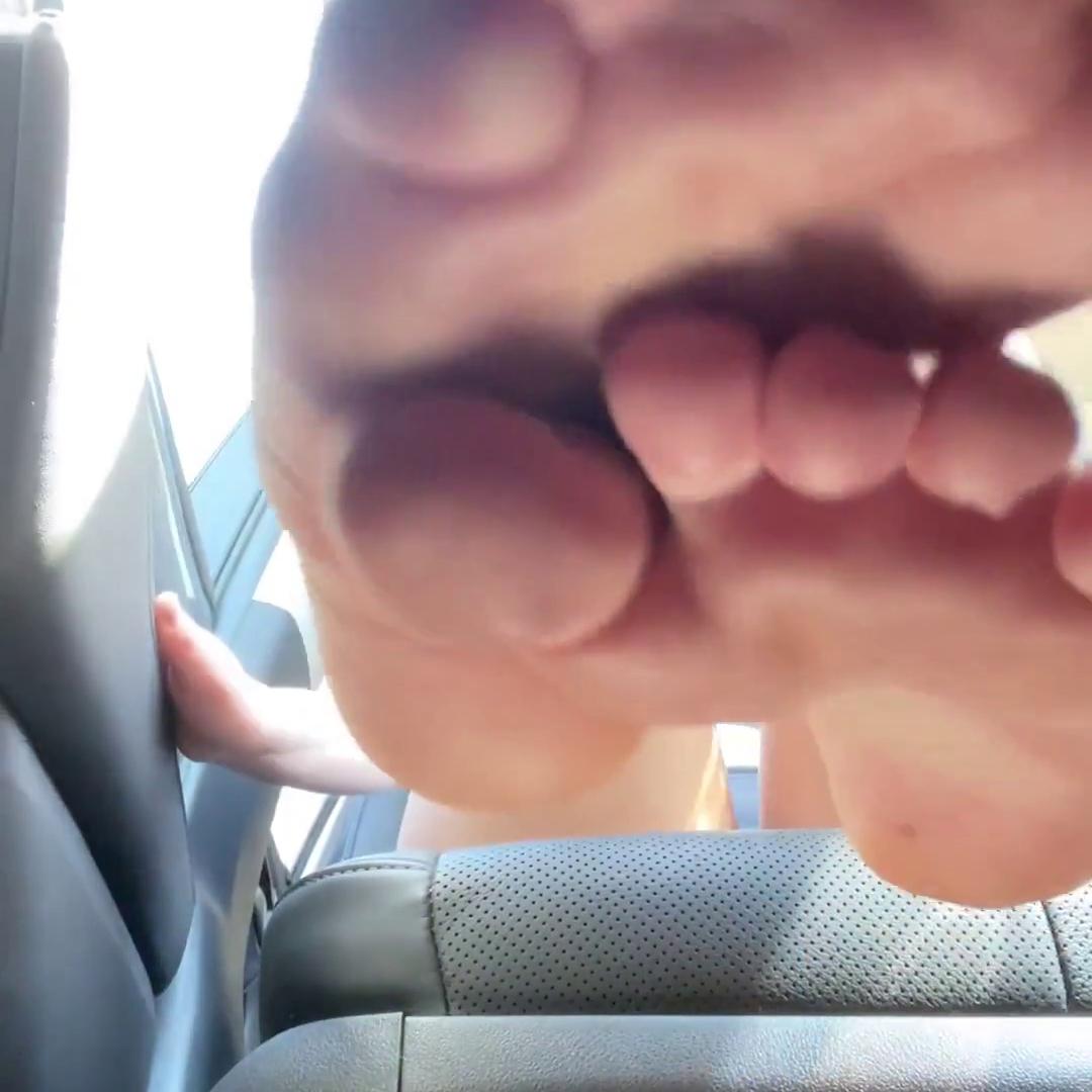 STPeach Sexy Car Feet Teasing Fansly Set Leaked