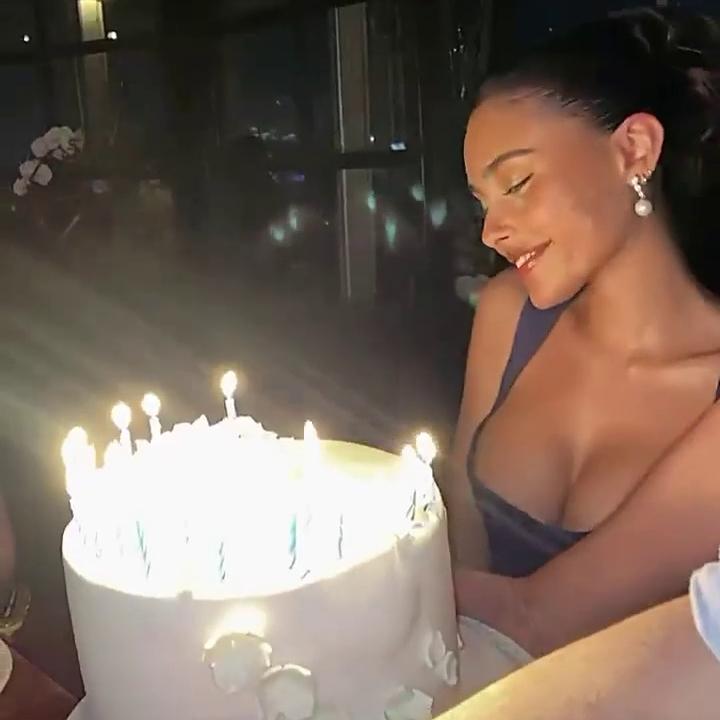 Madison Beer Displays Her Sexy Tits in West Hollywood