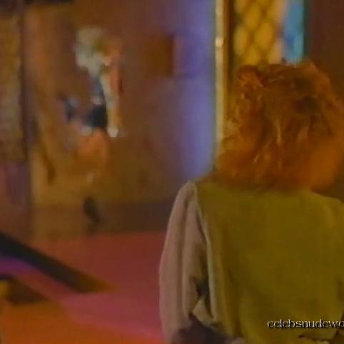 Maria Ford Le declic (1985) Sex Scene