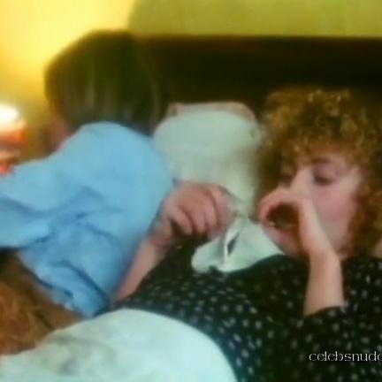 Gaelle Legrand Tendres Cousines(1980) 02 Sex Scene