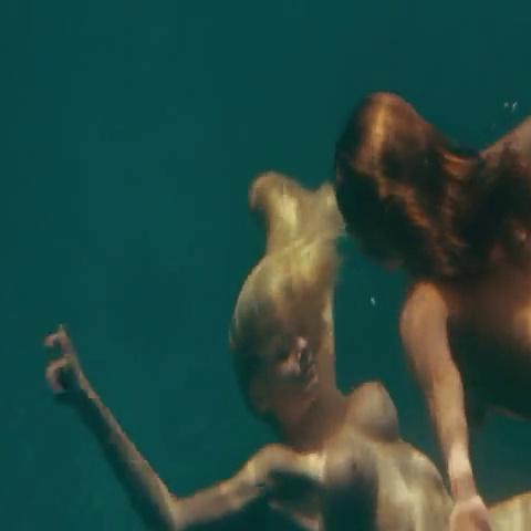 Kelly Brook Piranha Sex Scene
