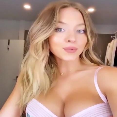 Sydney Sweeney boobs scene 1 Sex Scene