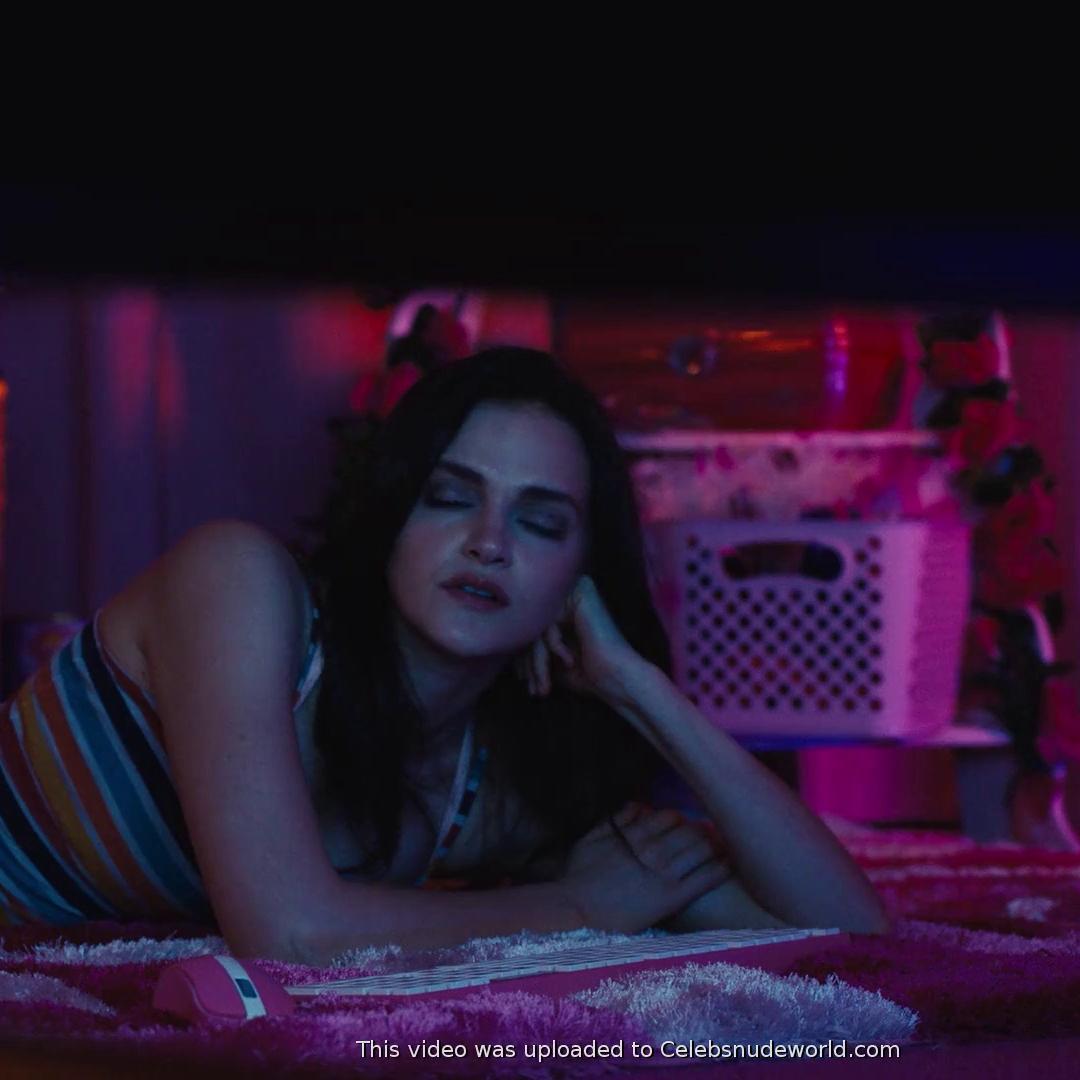 Chantel Beam in Cam (2018) Sex Scene