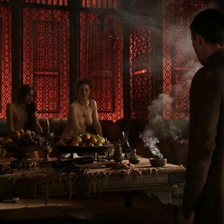 Emilia Clarke Esme Bianco Sahara Knite Game of Thrones Sex Scene