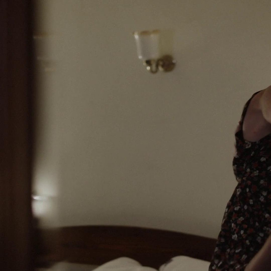 Rea Mole Amorous (2014) Sex Scene