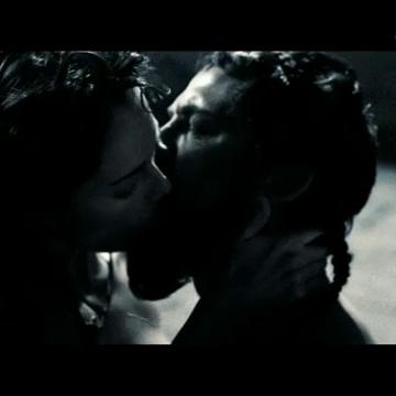 Lena Headey Nude in 300 Sex Scene