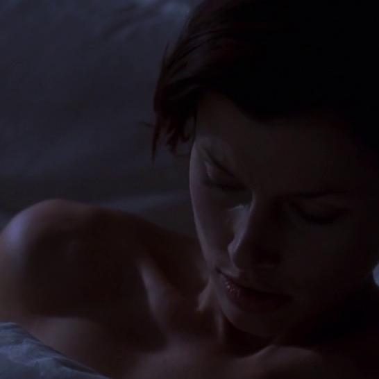 Bridget Moynahan in Recruit (2003) Sex Scene