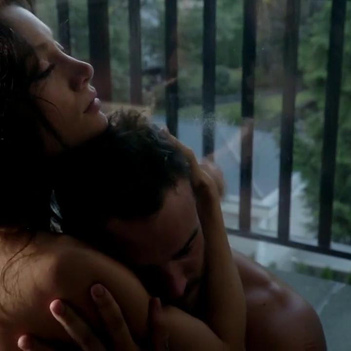 Leah Gibson Rogue S01E03 (HD) Sex Scene