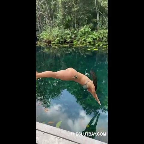 Janna Breslin Nude Photos Leaked!