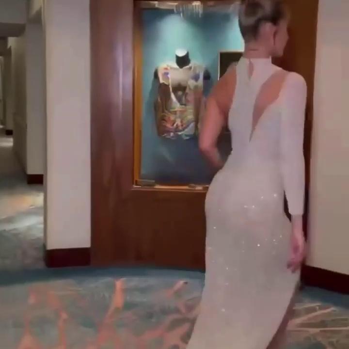 Jasmine Sanders Looks Hot in a See-Through Dress at the 2021 Sports Illustrated Awards