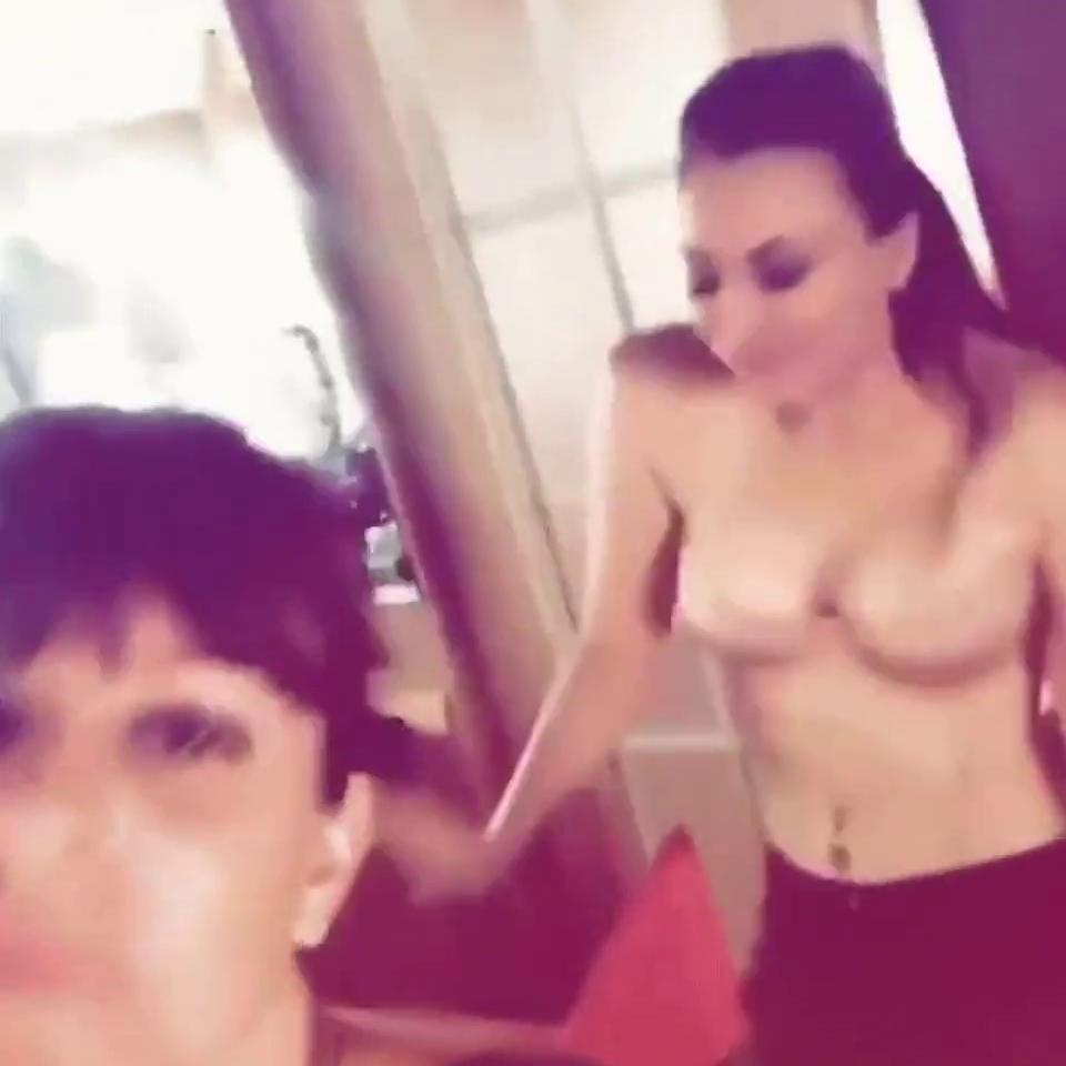 Kaley Cuoco Sexy