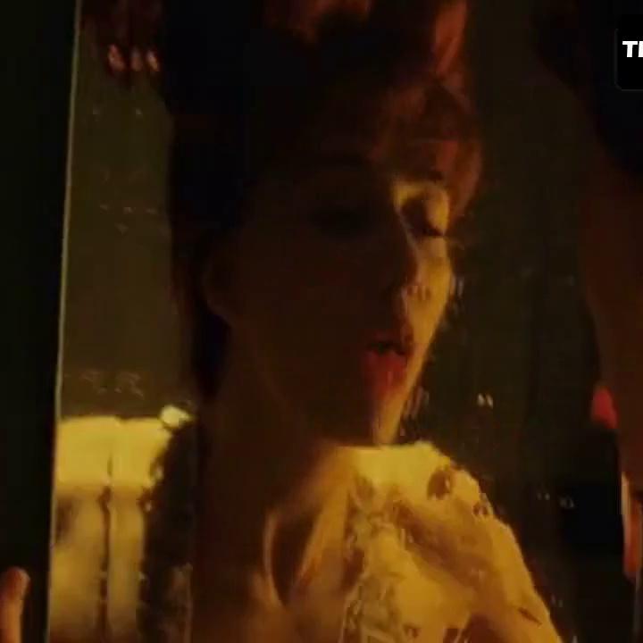 Tania Raymonde Nude Sexy Collection (43 s)