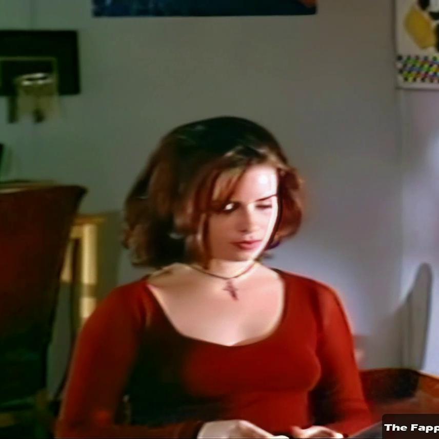 Holly Marie Combs Nude A Reason to Believe (7 Pics + Remastered & Enhanced Video)