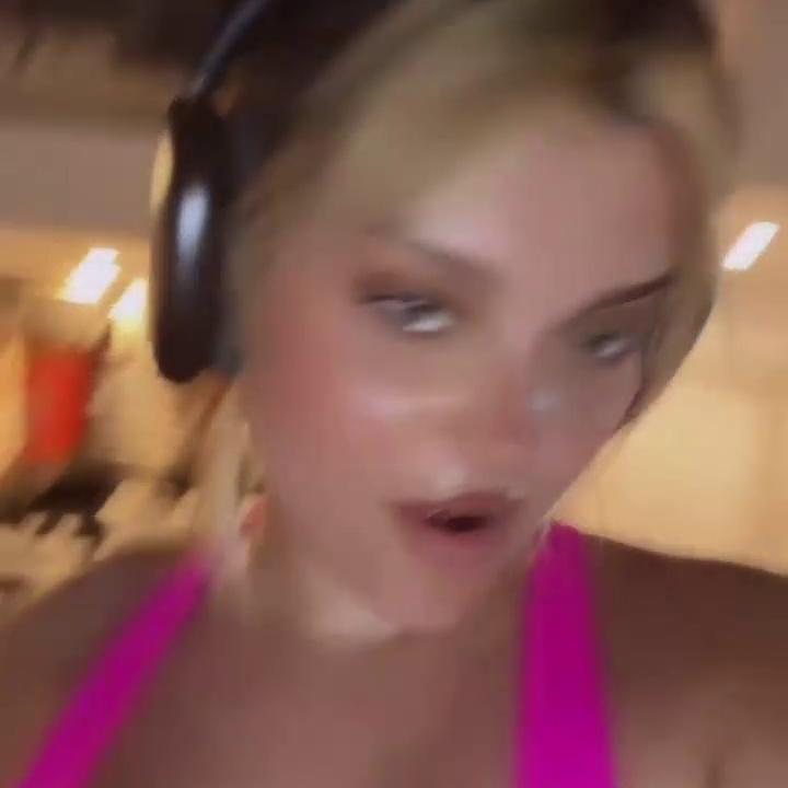 Bebe Rexha Shows Off Her Sexy Boobs in a Pink Top Photos – OnlyFans