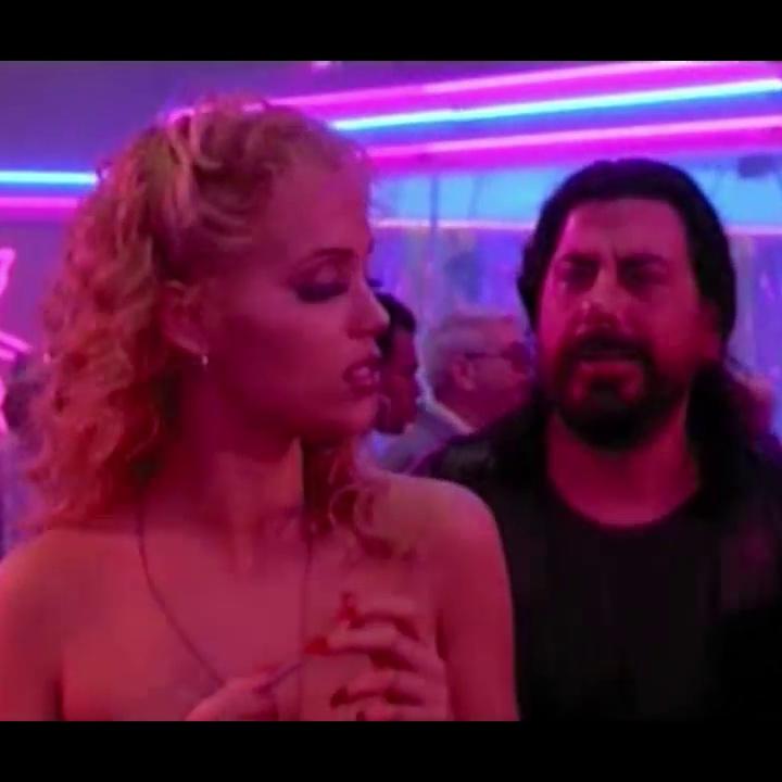Elizabeth Berkley And Rena Riffel Striptease In Showgirls FREE VIDEO