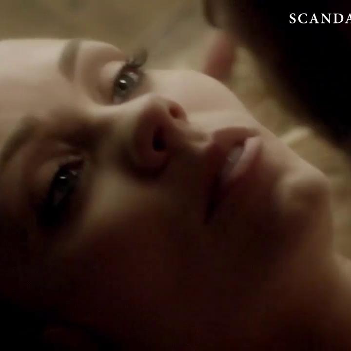 Laura Vandervoort Making Out In Hot Sex Scene From ‘Bitten’ Series