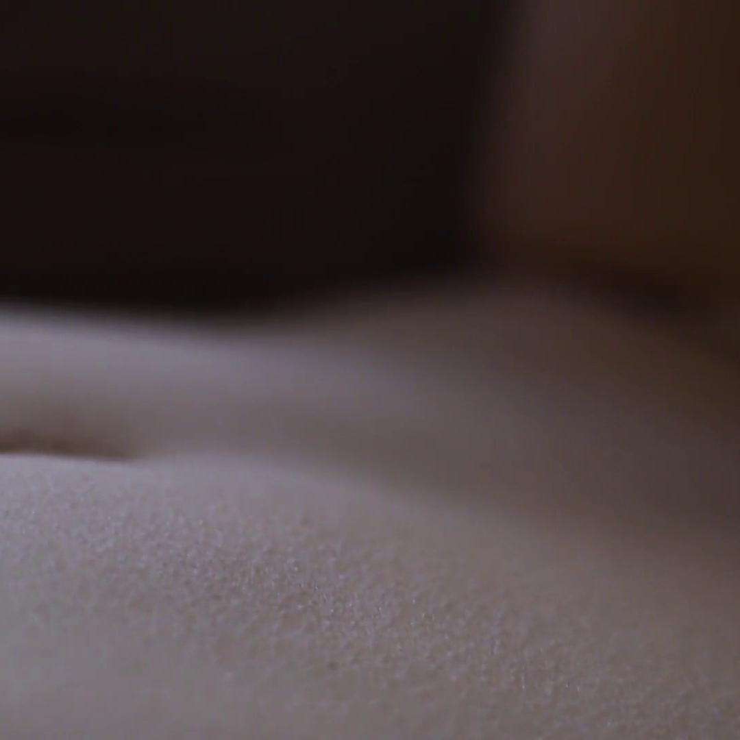 Noel Leon Topless (1 vid)